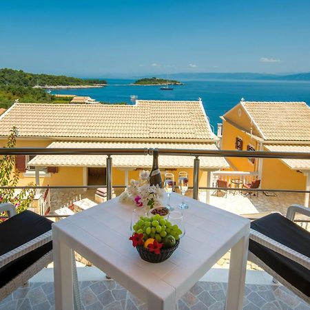 Villa Avgerini Paxos Гайос Экстерьер фото