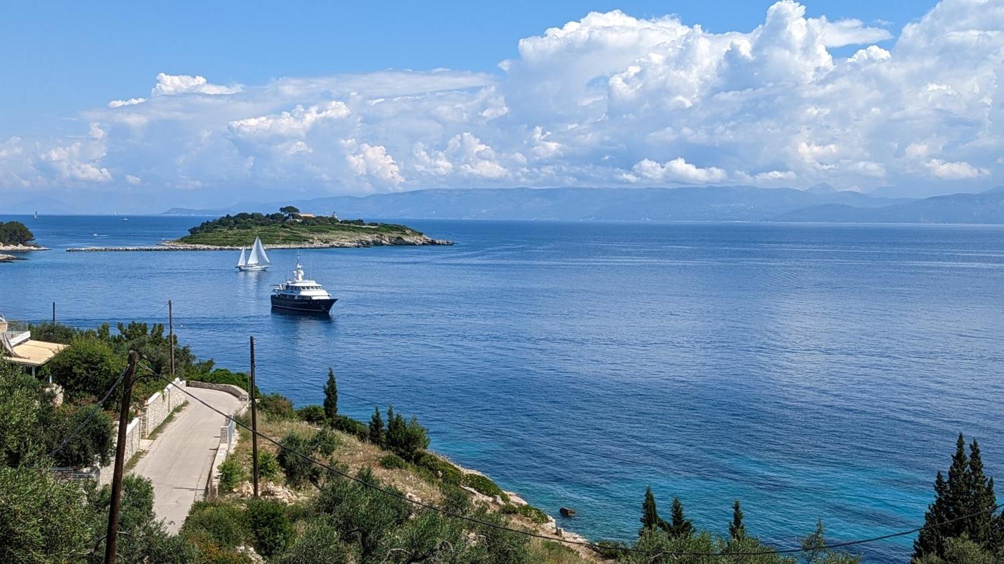 Villa Avgerini Paxos Гайос Экстерьер фото
