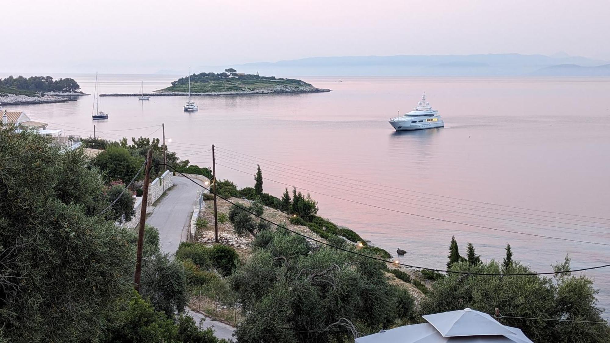 Villa Avgerini Paxos Гайос Номер фото