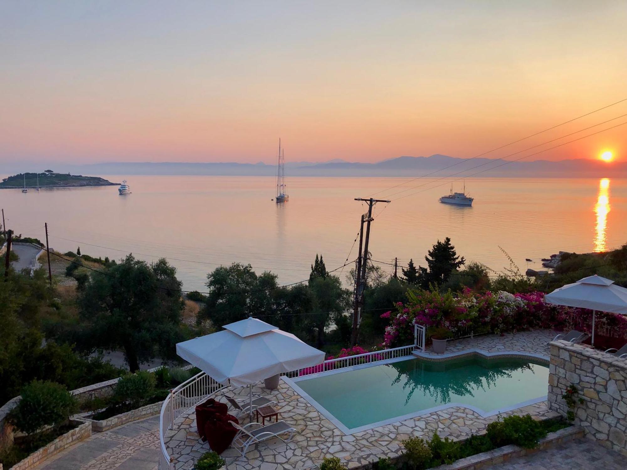 Villa Avgerini Paxos Гайос Номер фото